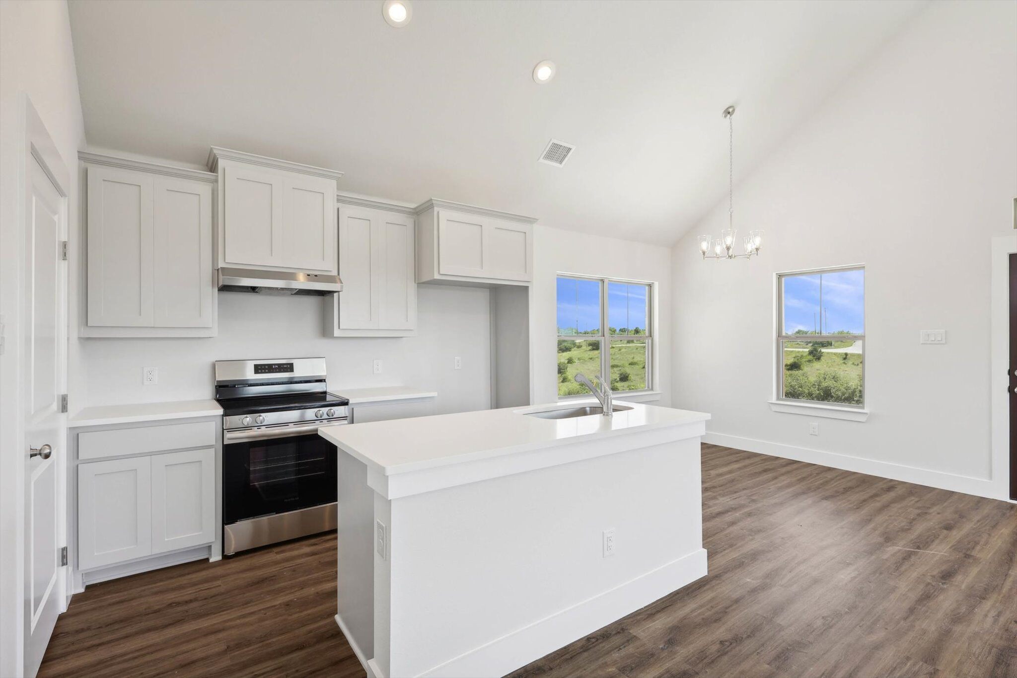 Hedgefield Homes Whitney Plan - Kitchen