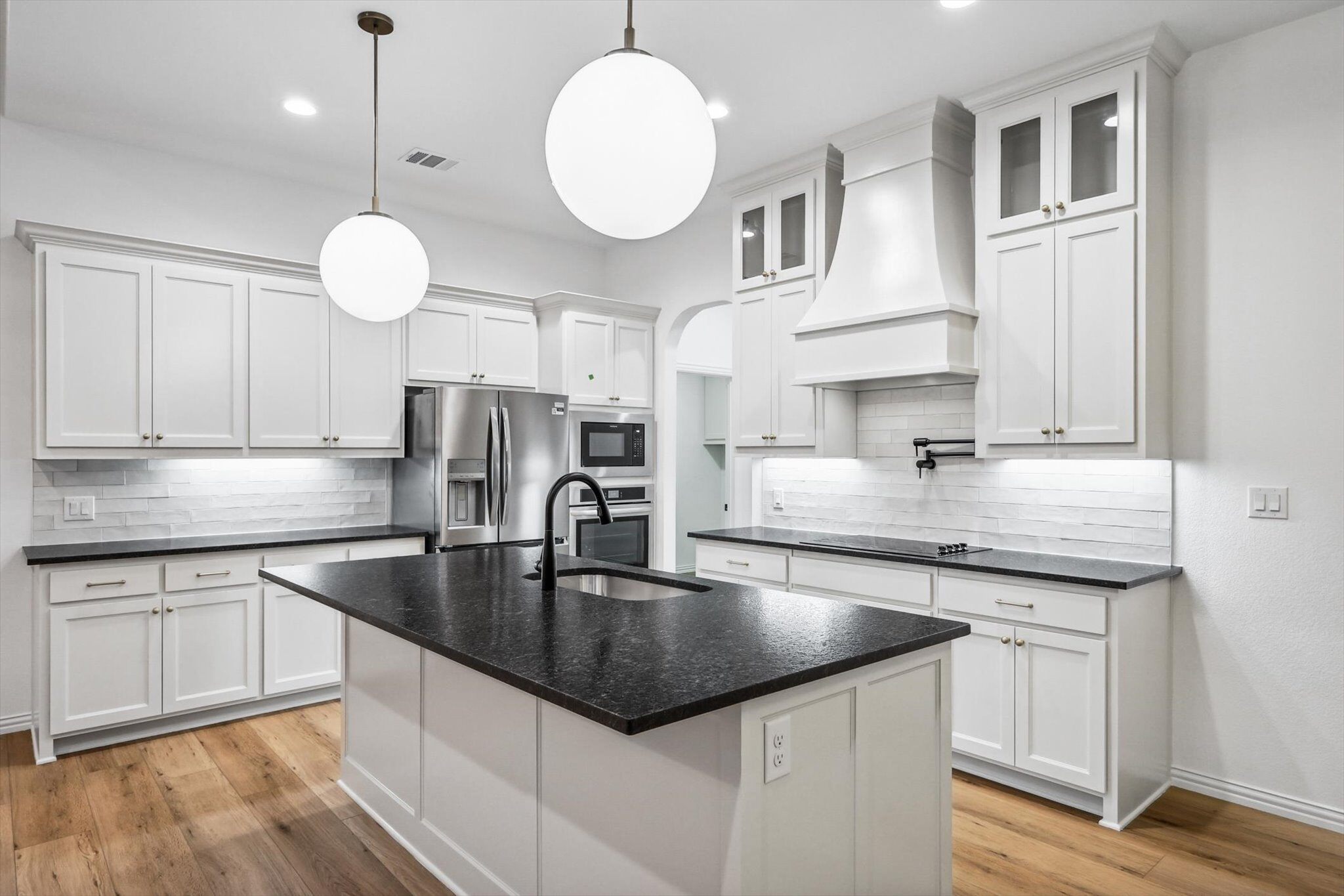 Hedgefield Homes Grandview Luxury Kitchen 