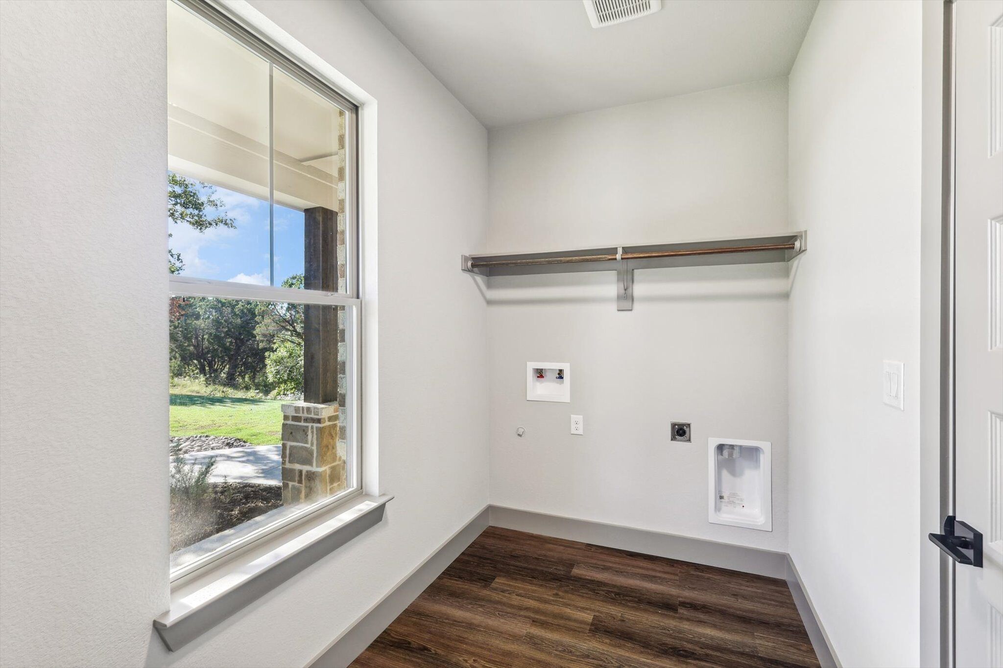 Calvin II Laundry Room with Window